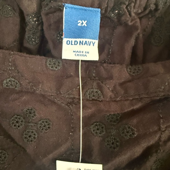 Old Navy Bubble hem eyelet shoulder tie Black Sleeveless Top plus size 2X NWT - Picture 5 of 6